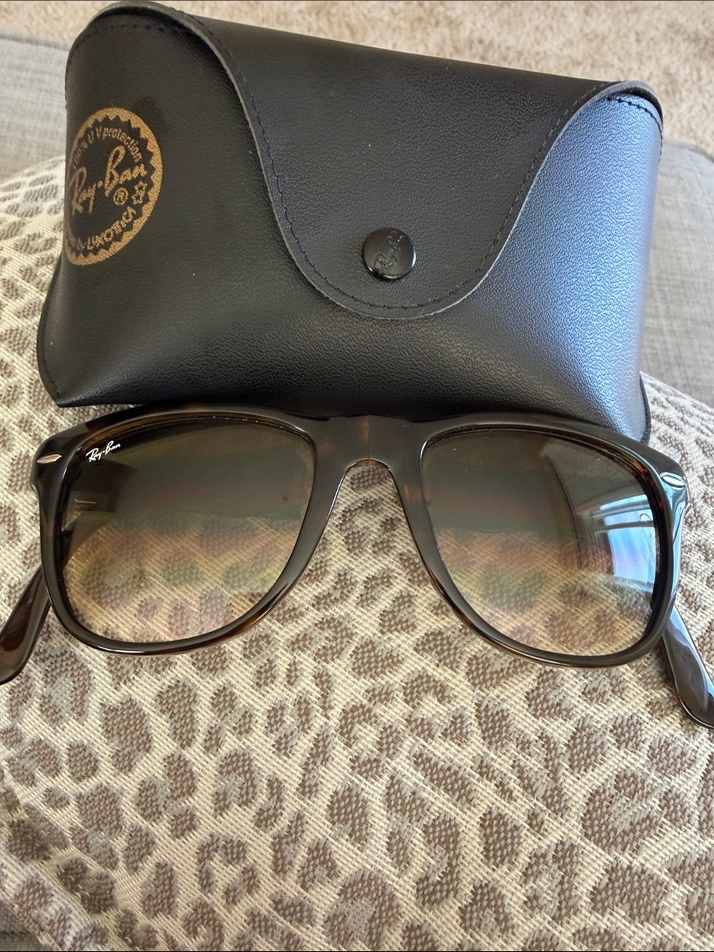 Ray-Ban RB4105 Wayfarer Folding Sunglasses